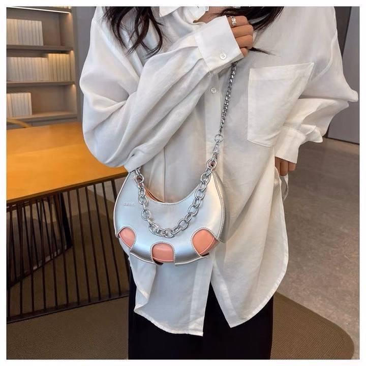 Túi Xách Nữ Dáng Bầu Da Pu Cao Cấp Phối Dây Xích Thời Trang Wh551 - Winnie House - Ảnh 5