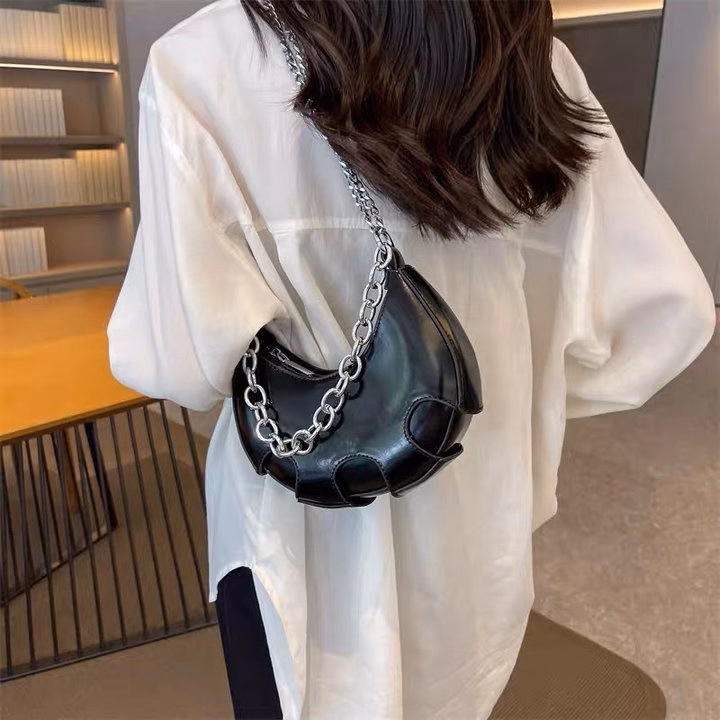 Túi Xách Nữ Dáng Bầu Da Pu Cao Cấp Phối Dây Xích Thời Trang Wh551 - Winnie House - Ảnh 7