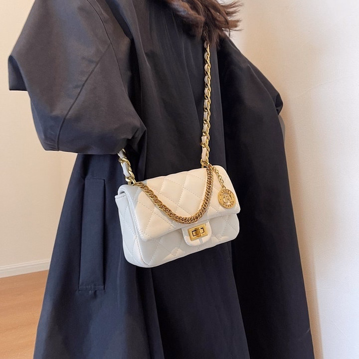 Túi Xách Nữ Da Pu Mềm Phối Xích Khóa Xoay Thiết Kế Ô Trầm Trám Thời Trang Wh577 - Winnie House - Ảnh 12