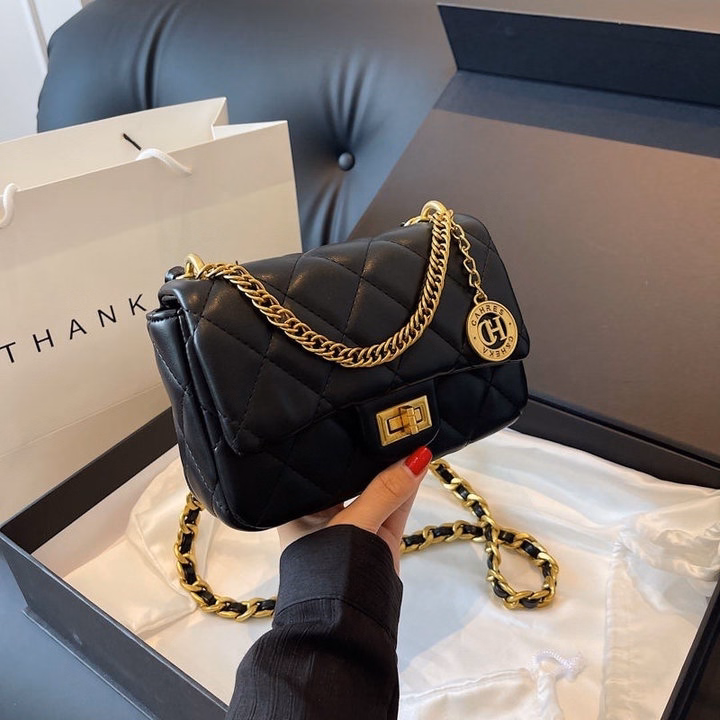 Túi Xách Nữ Da Pu Mềm Phối Xích Khóa Xoay Thiết Kế Ô Trầm Trám Thời Trang Wh577 - Winnie House - Ảnh 3