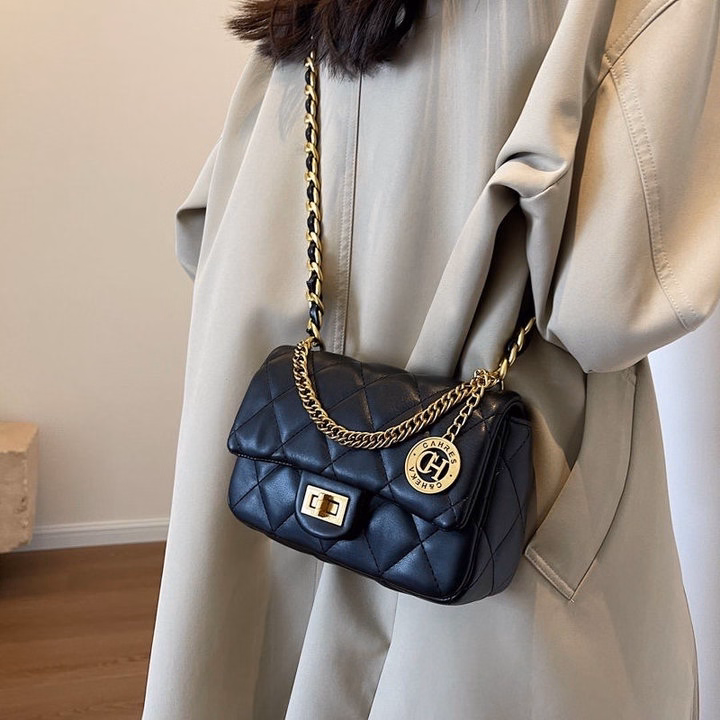 Túi Xách Nữ Da Pu Mềm Phối Xích Khóa Xoay Thiết Kế Ô Trầm Trám Thời Trang Wh577 - Winnie House - Ảnh 10