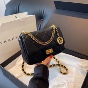 Túi Xách Nữ Da Pu Mềm Phối Xích Khóa Xoay Thiết Kế Ô Trầm Trám Thời Trang Pp577 - Pipi Store