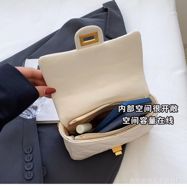 Túi Xách Nữ Da Pu Mềm Phối Xích Khóa Xoay Thiết Kế Ô Trầm Trám Thời Trang Pp577 - Pipi Store - Ảnh 13