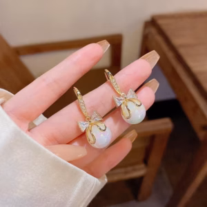 Bông Tai Nơ Bạc Ta Xi Vàng Gắn Trai San Hô Dáng Móc - Thắng Giang