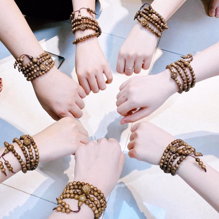 Vòng Tay Trầm Hương Tốc Thiên Nhiên 108 Hạt Phối Sen - Thắng Giang