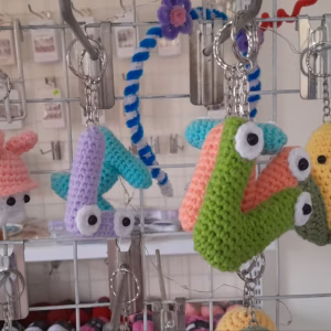 Móc Khóa Chữ Cái Bằng Len Handmade Yukishop Yk31