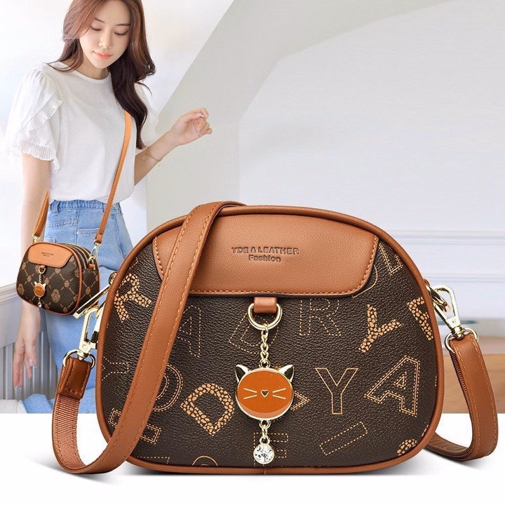 Túi Đeo Chéo, Đeo Vai Hình Cốp Tròn Họa Tiết Kèm Khóa Mèo Dễ Thương Wh618 - Winnie House - Ảnh 3