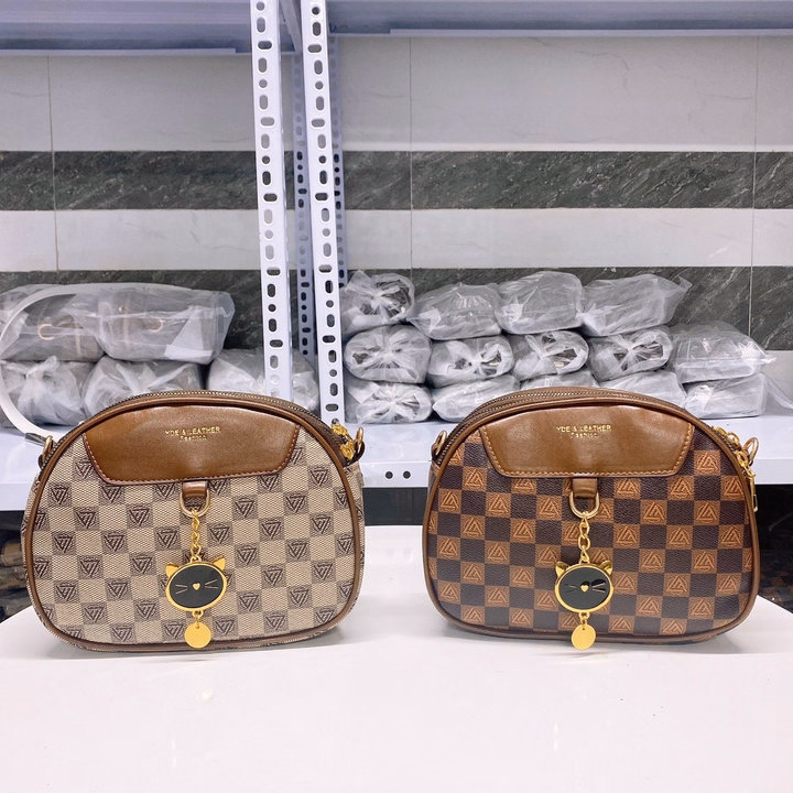 Túi Đeo Chéo, Đeo Vai Hình Cốp Tròn Họa Tiết Kèm Khóa Mèo Dễ Thương Wh618 - Winnie House - Ảnh 7