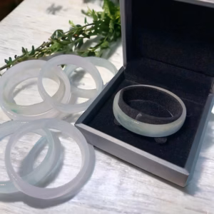 Vòng Tay Ngọc Cẩm Thạch Trắng Thiên Nhiên - Thắng Giang