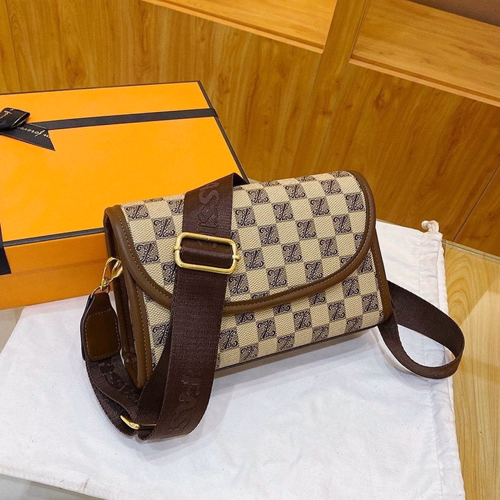 Túi Xách Nữ Đeo Chéo Cá Tính Thời Trang Họa Tiết Kẻ Ô Phối 2 Dây Sang Chảnh Wh641 - Winnie House - Ảnh 2