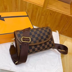 Túi Xách Nữ Đeo Chéo Cá Tính Thời Trang Họa Tiết Kẻ Ô Phối 2 Dây Sang Chảnh Wh641 - Winnie House