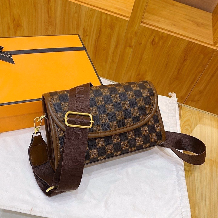 Túi Xách Nữ Đeo Chéo Cá Tính Thời Trang Họa Tiết Kẻ Ô Phối 2 Dây Sang Chảnh Wh641 - Winnie House