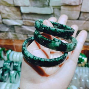 Vòng Tay Ngọc Cẩm Thạch Lý Bông Tuyp B Thiên Nhiên Bản Vuông - Thắng Giang