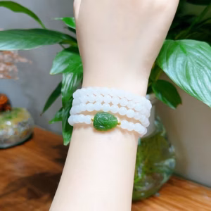 Vòng Tay Hồ Ly Ngọc Bích Thiên Nhiên Phối Bạch Ngọc - Thắng Giang