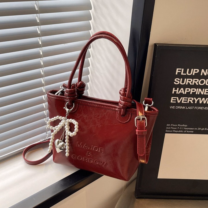 Túi Đeo Chéo Nữ, Đeo Vai Xách Tay Kèm Móc Charm Ngọc Thời Trang Larita Fashion 41 - Ảnh 4