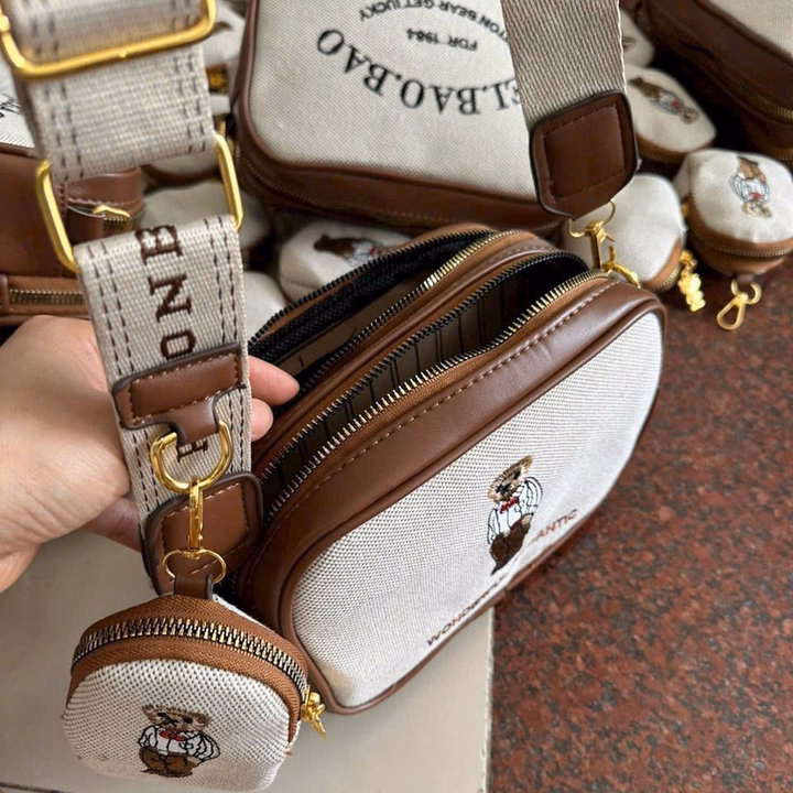 Túi Xách Nữ Đeo Chéo Hình Hộp Thêu Gấu - Siêu Dễ Thương Tặng Kèm Ví Wh720, W539 - Winnie House - Ảnh 4