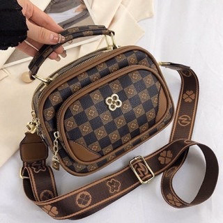 Túi Đeo Chéo Họa Tiết Kẻ Ô Đính Hoa Cúc Hot Trend Wh725, W455- Winnie House - Ảnh 3