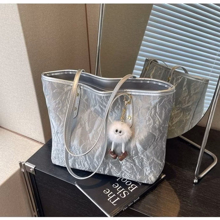 Túi Xách Da Nhung Kèm Móc Treo Quả Bông Sang Trọng Pp740 - Pipi Store - Ảnh 5