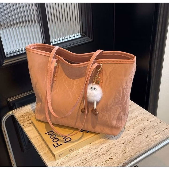 Túi Xách Da Nhung Kèm Móc Treo Quả Bông Sang Trọng Pp740 - Pipi Store - Ảnh 15