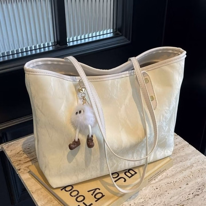 Túi Xách Da Nhung Kèm Móc Treo Quả Bông Sang Trọng Pp740 - Pipi Store - Ảnh 16