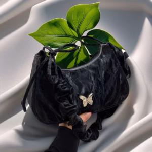 Túi Xách Đeo Chéo Quai Rúm Nơ Da Nhung Điệu Đà Wh741 - Winnie House