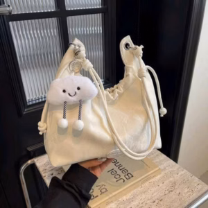 Túi Xách Nữ Đeo Vai Rúm Trơn Kèm Móc Khóa Mây Cute Pp751 - Pipi Store