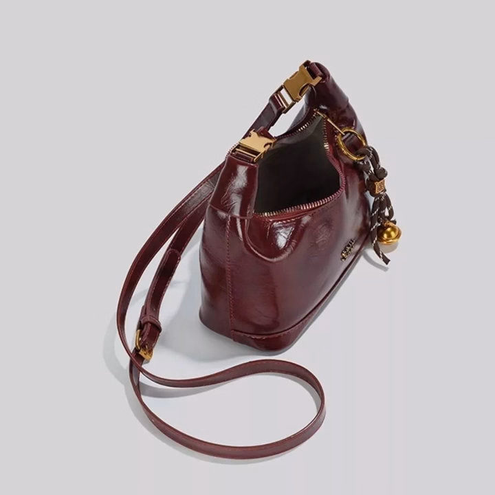 Túi Xách Nữ Dáng Bầu Kèm Chuông – Đẳng Cấp Sang Trọng, Cầm Là Thích, Đeo Là Mê Wh760 - Winnie House - Ảnh 5