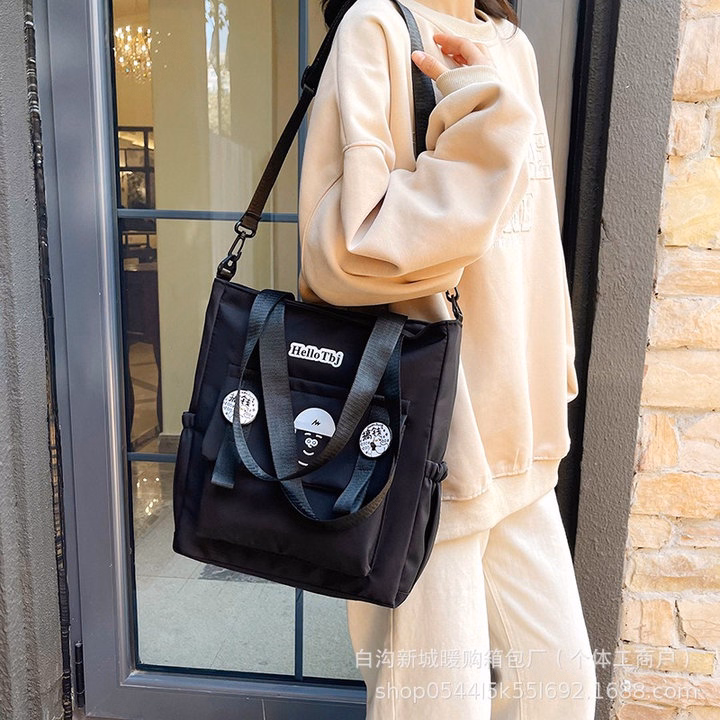 Túi Tote Phong Cách Street Style – Mix Đồ Cực Chất Wh774 - Winnie House - Ảnh 17