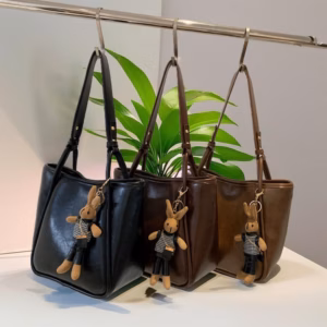 Túi Tote Da Mềm Kèm Móc Gấu, Đi Làm Đi Chơi Đều Chất Wh785 - Winnie House