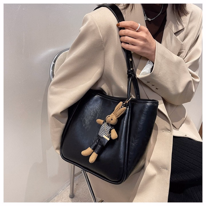 Túi Tote Da Mềm Kèm Móc Gấu, Đi Làm Đi Chơi Đều Chất Pp785 - Pipi Store - Ảnh 15