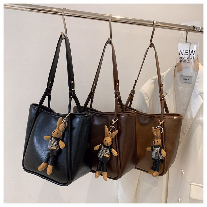 Túi Tote Da Mềm Kèm Móc Gấu, Đi Làm Đi Chơi Đều Chất Pp785 - Pipi Store - Ảnh 7