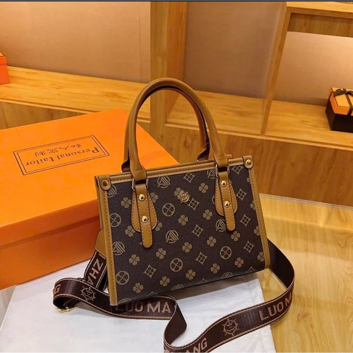 Túi Xách Nữ Họa Tiết Cổ Điển, Sang Trọng Mọi Góc Nhìn Wh820 - Winnie House - Ảnh 4