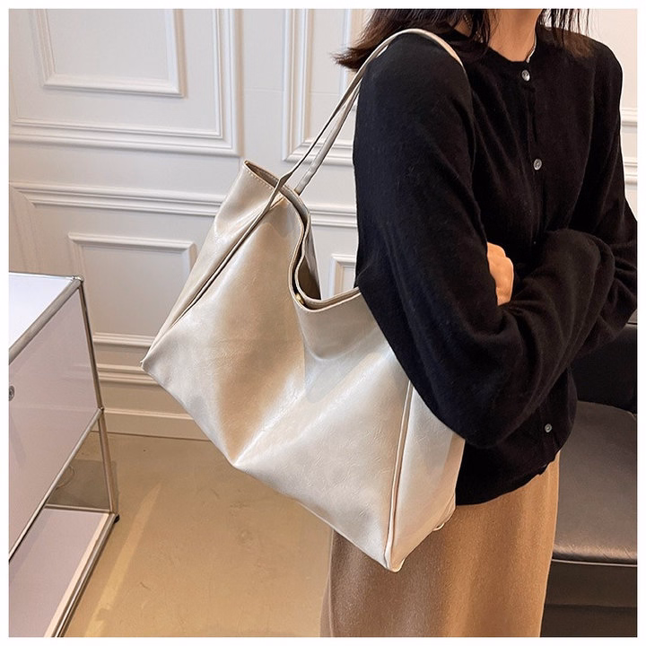 Túi Xách Nữ Kẹp Nách Da Bóng 2 Quai – Size Lớn Cực Sang W764 - Winnie House - Ảnh 9