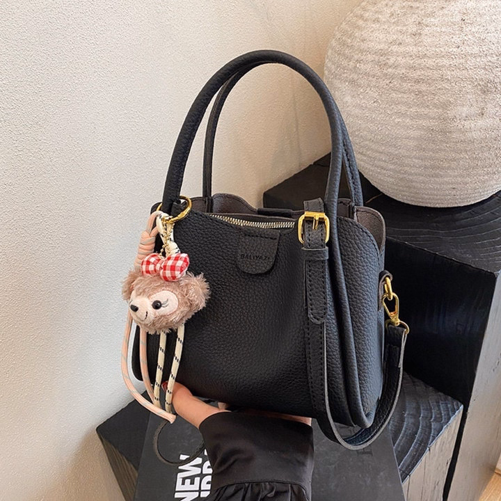 Túi Xách Nữ Đeo Chéo Da Gạo Thời Trang – Đính Kèm Gấu Siêu Dễ Thương W758 - Winnie House - Ảnh 11