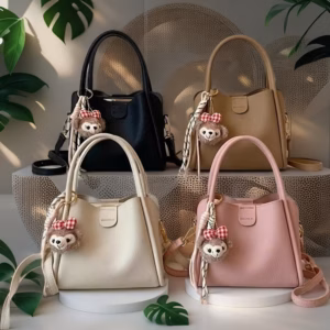 Túi Xách Nữ Đeo Chéo Da Gạo Thời Trang – Đính Kèm Gấu Siêu Dễ Thương W758 - Winnie House