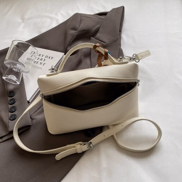 Túi Xách Nữ Dáng Cốp Chữ Nhật – Tặng Móc Treo Ngựa Siêu Xinh W757 - Winnie House - Ảnh 13