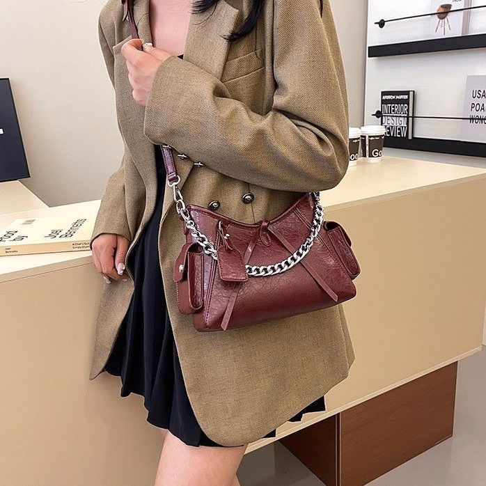 Túi Xách Nữ Kẹp Nách Đeo Chéo Da Nhăn Lót Nhung Dáng Thuyền Độc Lạ W744 - Winnie House - Ảnh 8