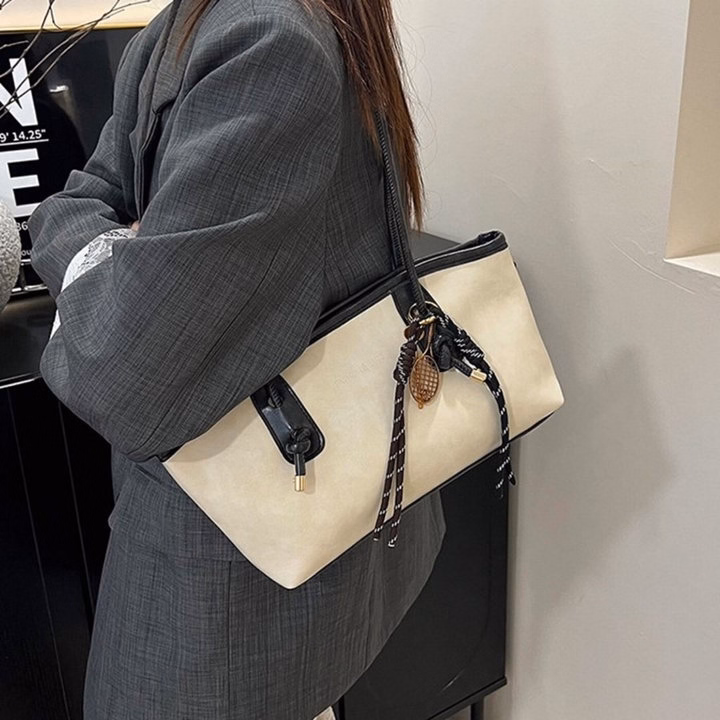 Túi Xách Nữ Da Dày Dặn, Sang Xịn Mịn Tặng Kèm Móc Khóa W742 - Winnie House - Ảnh 8