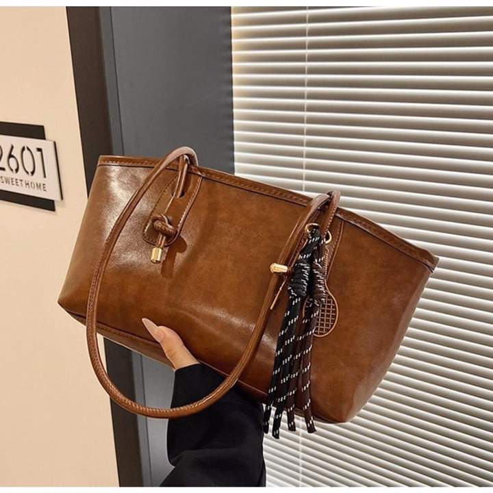 Túi Xách Nữ Da Dày Dặn, Sang Xịn Mịn Tặng Kèm Móc Khóa W742 - Winnie House - Ảnh 11