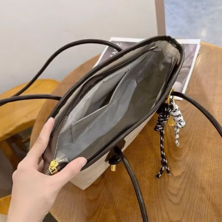 Túi Xách Nữ Da Dày Dặn, Sang Xịn Mịn Tặng Kèm Móc Khóa W742 - Winnie House - Ảnh 15