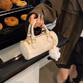 Túi Xách Nữ Vân Bóng Tặng Charm Gấu Siêu Đáng Yêu W720 - Winnie House - Ảnh 2