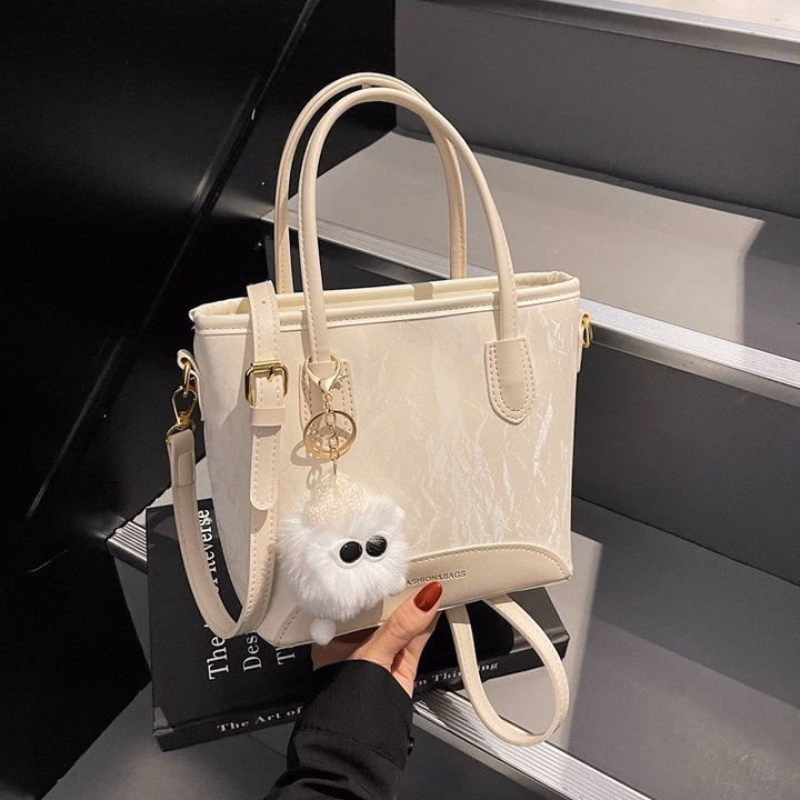 Túi Xách Nữ Da Nhung Tặng Kèm Charm Gấu Cute W712 - Winnie House - Ảnh 4