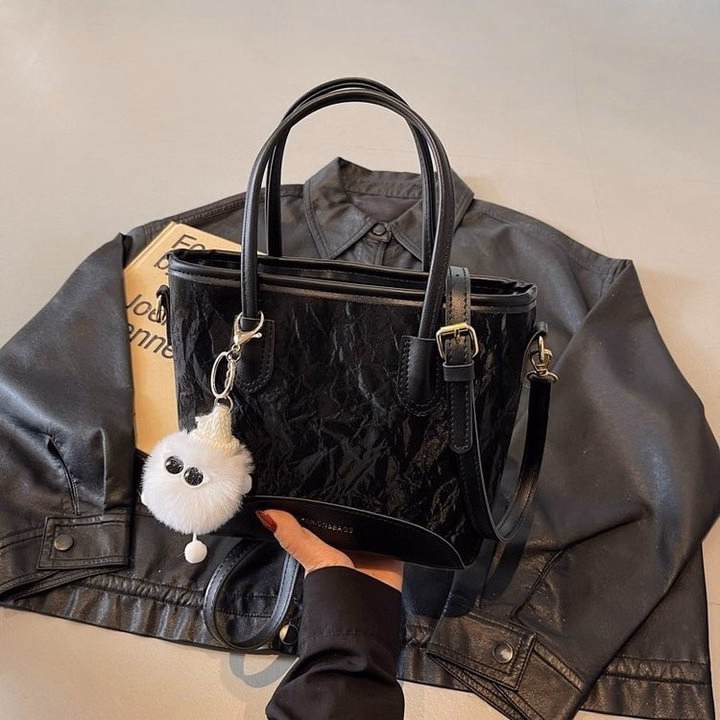 Túi Xách Nữ Da Nhung Tặng Kèm Charm Gấu Cute W712 - Winnie House - Ảnh 3