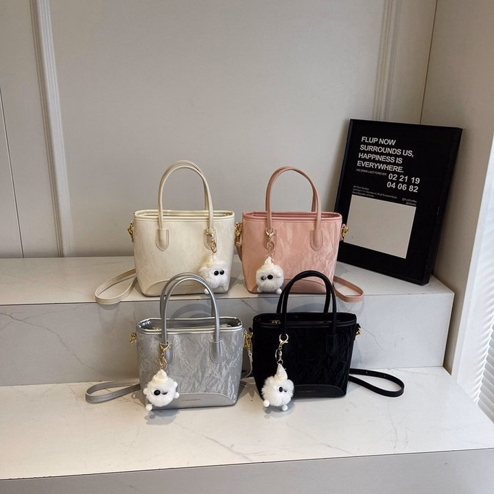 Túi Xách Nữ Da Nhung Tặng Kèm Charm Gấu Cute W712 - Winnie House - Ảnh 9
