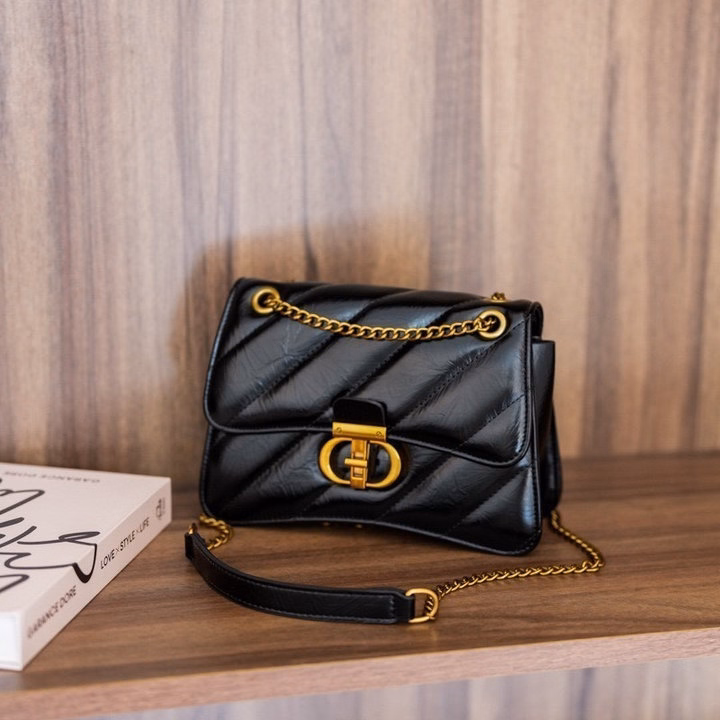 Túi Xách Nữ Da Nhăn Bóng Phối Xích – Thanh Lịch Mà Cực Chất W397 - Winnie House - Ảnh 8