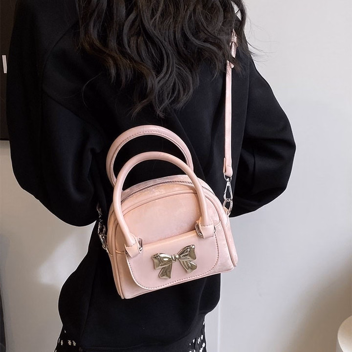 Túi Xách Nữ Kẹp Nách Đeo Chéo Dáng Bầu Đính Nơ Bạc Sang Xịn Mịn W462 - Winnie House - Ảnh 6