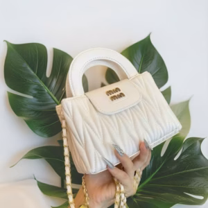 Túi Xách Nữ Chần Chỉ Da Mềm Min Dây Kèm Chuông Hot Trend W492 - Winnie House