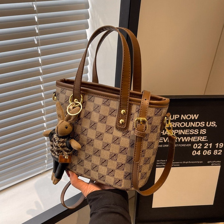 Túi Xách Nữ Kẻ Ô Tặng Thỏ Bông, Phong Cách Cô Nàng Hiện Đại W524 - Winnie House - Ảnh 9