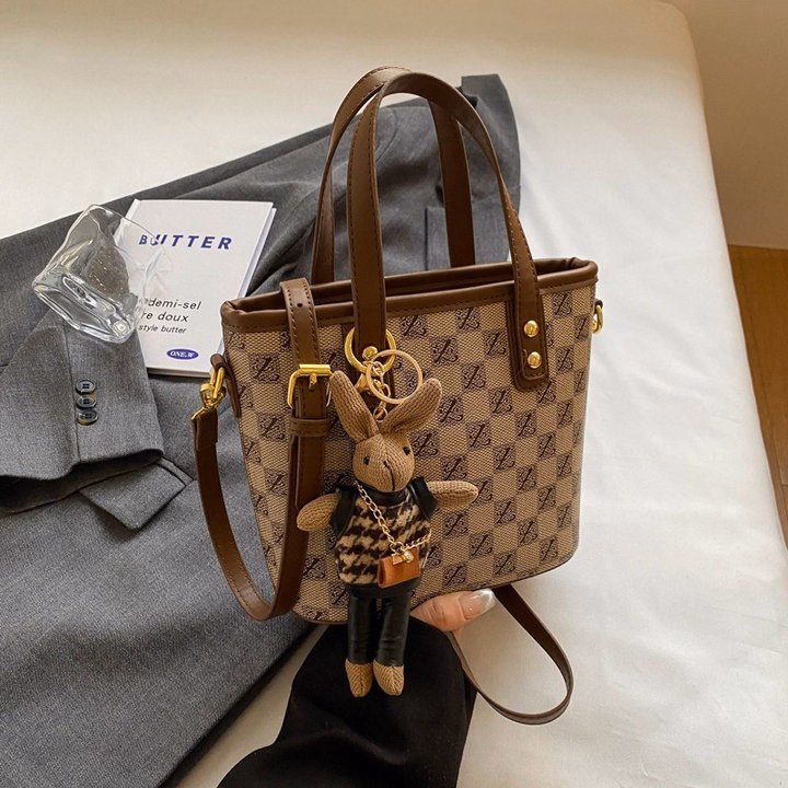 Túi Xách Nữ Kẻ Ô Tặng Thỏ Bông, Phong Cách Cô Nàng Hiện Đại W524 - Winnie House