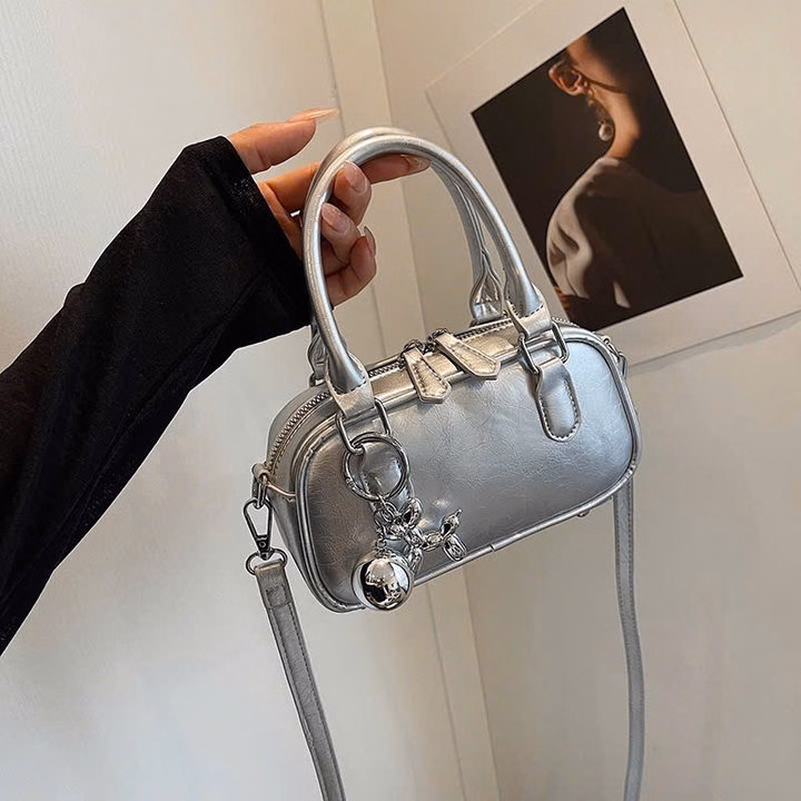 Túi Đeo Chéo Da Trơn Kèm Móc Khóa – Thanh Lịch Mọi Phong Cách W562 - Ư· - Ảnh 2